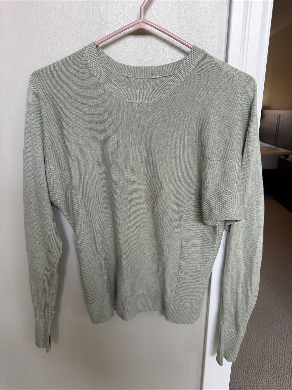 lululemon athletica Lightweight Crewneck Sweater - Sage